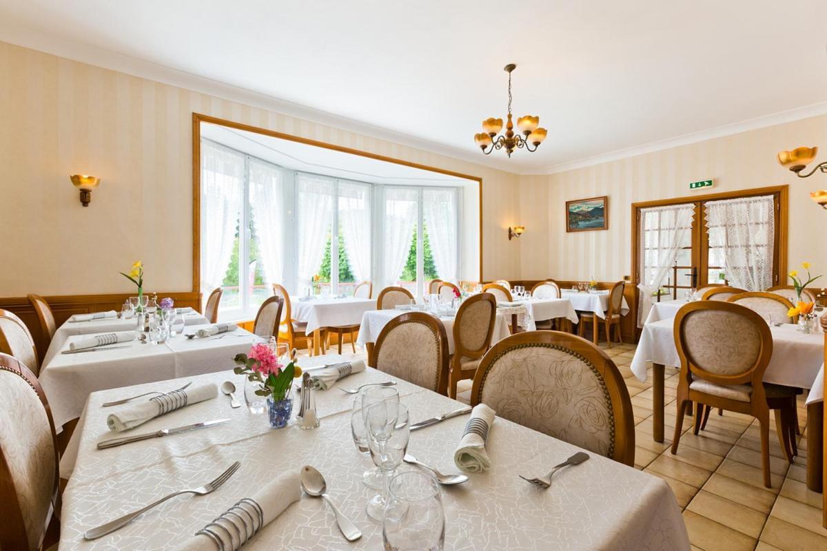 Hôtel Restaurant Le Grillon Chambon-sur-Lac Exterior foto